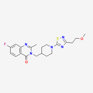 7-Fluoro-3-[[1-[3-(2-methoxyethyl)-1,2,4-thiadiazol-5-yl]piperidin-4-yl]methyl]-2-methylquinazolin-4-one