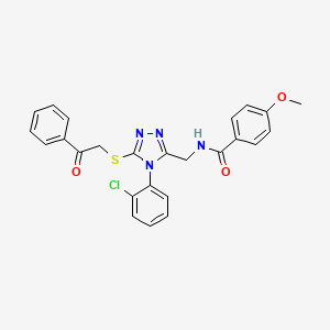 molecular formula C25H21ClN4O3S B2674861 N-((4-(2-chlorophenyl)-5-((2-oxo-2-phenylethyl)thio)-4H-1,2,4-triazol-3-yl)methyl)-4-methoxybenzamide CAS No. 476433-95-1