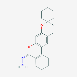 molecular formula C21H26N2O2 B2675696 (E)-(1,2,3,4,10,11-六氢-5H-螺[苯并[c]吡喃[3,2-g]咔喃-9,1'-环己烷]-5-亚甲基)肼 CAS No. 929871-34-1