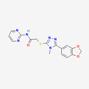 molecular formula C16H14N6O3S B2676144 2-{[5-(1,3-苯并二氧杂环[5.5.1.0]十一烷-5-基)-4-甲基-4H-1,2,4-三唑-3-基]硫基}-N-(嘧啶-2-基)乙酰胺 CAS No. 1021021-29-3