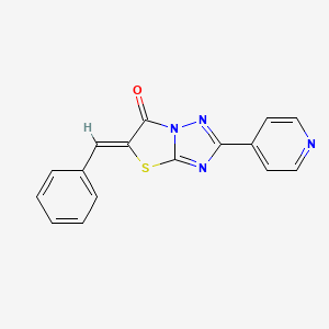 molecular formula C16H10N4OS B2678360 (Z)-5-苄基亚甲基-2-(吡啶-4-基)噻唑并[3,2-b][1,2,4]噻唑-6(5H)-酮 CAS No. 324568-66-3