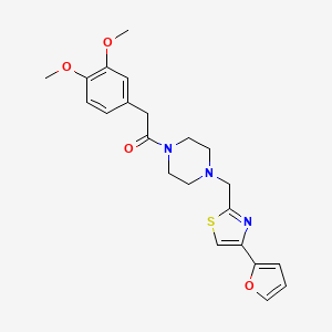 2-(3,4-Dimethoxyphenyl)-1-(4-((4-(furan-2-yl)thiazol-2-yl)methyl)piperazin-1-yl)ethanone