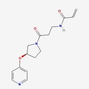 molecular formula C15H19N3O3 B2678948 N-[3-Oxo-3-[(3R)-3-pyridin-4-yloxypyrrolidin-1-yl]propyl]prop-2-enamide CAS No. 2199963-76-1