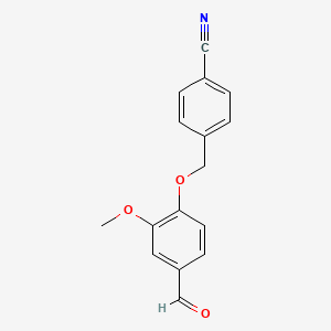 molecular formula C16H13NO3 B2679014 4-[(4-甲氧基-2-甲氧基苯氧基)甲基]苯甲腈 CAS No. 824945-97-3