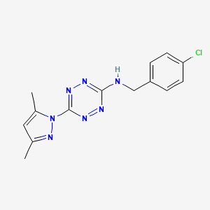 molecular formula C14H14ClN7 B2680319 N-[(4-chlorophenyl)methyl]-6-(3,5-dimethyl-1-pyrazolyl)-1,2,4,5-tetrazin-3-amine CAS No. 318239-48-4