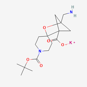 molecular formula C16H25KN2O5 B2680360 钾；1-(氨基甲基)-1'-[(2-甲基丙烷-2-基)氧羰基]螺[2-氧杂双环[2.1.1]己烷-3,4'-哌啶]-4-羧酸盐 CAS No. 2243509-01-3