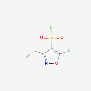 molecular formula C5H5Cl2NO3S B2680628 5-氯-3-乙基-1,2-噁唑-4-磺酰氯 CAS No. 2229570-44-7