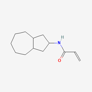 molecular formula C13H21NO B2682263 N-(1,2,3,3a,4,5,6,7,8,8a-Decahydroazulen-2-yl)prop-2-enamide CAS No. 2305385-81-1