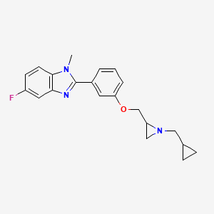 molecular formula C21H22FN3O B2682559 2-[3-[[1-(Cyclopropylmethyl)aziridin-2-yl]methoxy]phenyl]-5-fluoro-1-methylbenzimidazole CAS No. 2418715-97-4