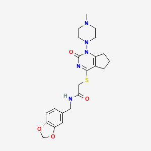 molecular formula C22H27N5O4S B2683136 N-(苯并[d][1,3]二噁嗪-5-基甲基)-2-((1-(4-甲基哌嗪-1-基)-2-氧代-2,5,6,7-四氢-1H-环戊[d]嘧啶-4-基)硫)乙酰胺 CAS No. 920202-61-5