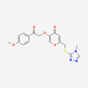 molecular formula C18H17N3O5S B2683955 5-(2-(4-甲氧基苯基)-2-氧代乙氧基)-2-(((4-甲基-4H-1,2,4-三唑-3-基)硫)甲基)-4H-吡喃-4-酮 CAS No. 899745-25-6