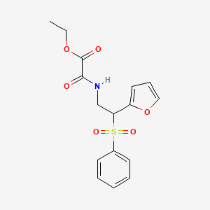 molecular formula C16H17NO6S B2684028 乙酸乙酯2-((2-(呋喃-2-基)-2-(苯基磺酰基)乙基)氨基)-2-氧代乙酸酯 CAS No. 896316-95-3