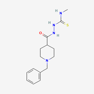 molecular formula C15H22N4OS B2684383 2-[(1-苄基-4-哌啶基)甲酰基]-N-甲基-1-硫脲 CAS No. 866142-47-4