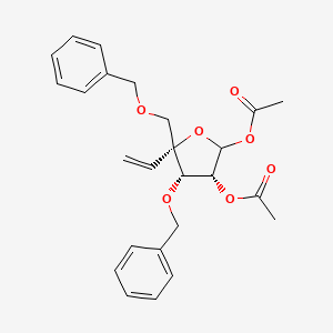 molecular formula C25H28O7 B2685369 (3R,4S,5R)-2-(acetyloxy)-4-(benzyloxy)-5-[(benzyloxy)methyl]-5-ethenyloxolan-3-yl acetate CAS No. 1146197-36-5