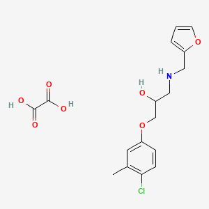 molecular formula C17H20ClNO7 B2685676 1-(4-Chloro-3-methylphenoxy)-3-((furan-2-ylmethyl)amino)propan-2-ol oxalate CAS No. 1216390-94-1