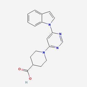 molecular formula C18H18N4O2 B2686877 1-(6-(1H-吲哚-1-基)嘧啶-4-基)哌啶-4-甲酸 CAS No. 1788589-59-2