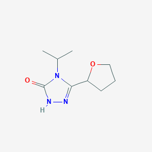molecular formula C9H15N3O2 B2686947 3-(oxolan-2-yl)-4-(propan-2-yl)-4,5-dihydro-1H-1,2,4-triazol-5-one CAS No. 2200882-81-9