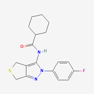 molecular formula C18H20FN3OS B2687282 N-[2-(4-fluorophenyl)-4,6-dihydrothieno[3,4-c]pyrazol-3-yl]cyclohexanecarboxamide CAS No. 450342-72-0