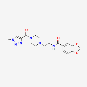 molecular formula C18H22N6O4 B2688097 N-(2-(4-(1-甲基-1H-1,2,3-三唑-4-甲酰)哌嗪-1-基)乙基)苯并[d][1,3]二噁烷-5-甲酰胺 CAS No. 1219913-74-2