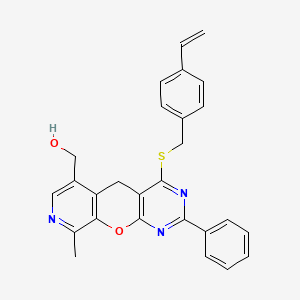 molecular formula C27H23N3O2S B2688435 (7-{[(4-Ethenylphenyl)methyl]sulfanyl}-14-methyl-5-phenyl-2-oxa-4,6,13-triazatricyclo[8.4.0.0^{3,8}]tetradeca-1(10),3(8),4,6,11,13-hexaen-11-yl)methanol CAS No. 892416-59-0