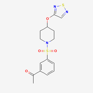 molecular formula C15H17N3O4S2 B2688461 1-(3-{[4-(1,2,5-噻二唑-3-基氧基)哌啶-1-基]磺酰基}苯基)乙酮 CAS No. 2097863-66-4