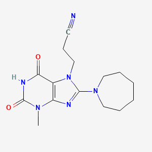 molecular formula C15H20N6O2 B2691497 3-[8-(Azepan-1-yl)-3-methyl-2,6-dioxopurin-7-yl]propanenitrile CAS No. 331235-49-5