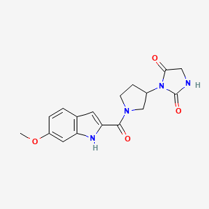 molecular formula C17H18N4O4 B2692239 3-(1-(6-甲氧基-1H-吲哚-2-甲酰)吡咯烷-3-基)咪唑烷-2,4-二酮 CAS No. 2034490-31-6