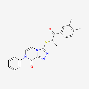 molecular formula C22H20N4O2S B2692508 3-{[2-(3,4-dimethylphenyl)-1-methyl-2-oxoethyl]thio}-7-phenyl[1,2,4]triazolo[4,3-a]pyrazin-8(7H)-one CAS No. 1242966-49-9