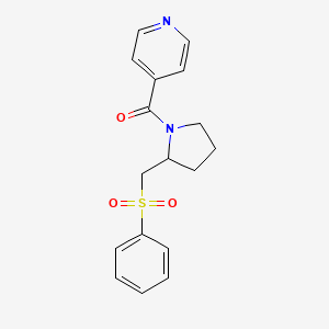 molecular formula C17H18N2O3S B2692947 (2-((Phenylsulfonyl)methyl)pyrrolidin-1-yl)(pyridin-4-yl)methanone CAS No. 1448052-22-9