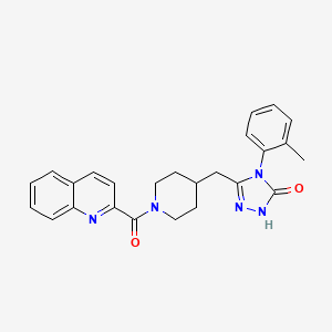 molecular formula C25H25N5O2 B2693363 3-((1-(喹啉-2-甲酰)piperidin-4-基甲基)-4-(邻甲苯基)-1H-1,2,4-三唑-5(4H)-酮 CAS No. 2034475-12-0