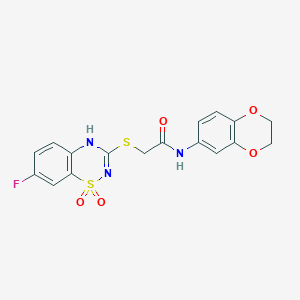 molecular formula C17H14FN3O5S2 B2693452 N-(2,3-dihydrobenzo[b][1,4]dioxin-6-yl)-2-((7-fluoro-1,1-dioxido-4H-benzo[e][1,2,4]thiadiazin-3-yl)thio)acetamide CAS No. 886955-24-4