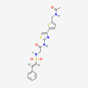 molecular formula C21H22N4O4S3 B2693558 N-[4-[5-(acetamidomethyl)thiophen-2-yl]-1,3-thiazol-2-yl]-2-[methyl-[(E)-2-phenylethenyl]sulfonylamino]acetamide CAS No. 877979-03-8