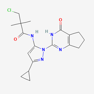 molecular formula C18H22ClN5O2 B2693617 3-氯-N-(3-环丙基-1-(4-氧代-4,5,6,7-四氢-3H-环戊[d]嘧啶-2-基)-1H-吡唑-5-基)-2,2-二甲基丙酰胺 CAS No. 1207019-39-3