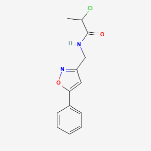 molecular formula C13H13ClN2O2 B2694147 2-Chloro-N-[(5-phenyl-1,2-oxazol-3-yl)methyl]propanamide CAS No. 2411250-52-5