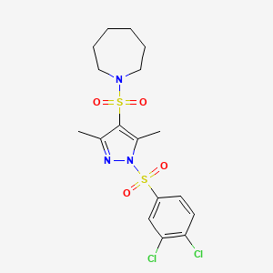 molecular formula C17H21Cl2N3O4S2 B2694155 1-{[1-(3,4-dichlorobenzenesulfonyl)-3,5-dimethyl-1H-pyrazol-4-yl]sulfonyl}azepane CAS No. 956270-95-4