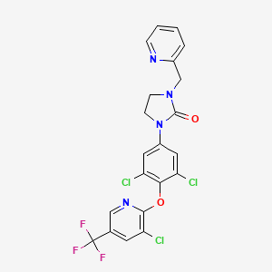 molecular formula C21H14Cl3F3N4O2 B2694329 1-(3,5-Dichloro-4-{[3-chloro-5-(trifluoromethyl)pyridin-2-yl]oxy}phenyl)-3-[(pyridin-2-yl)methyl]imidazolidin-2-one CAS No. 1092346-45-6