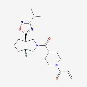 molecular formula C21H30N4O3 B2696924 1-[4-[(3Ar,6aR)-3a-(3-propan-2-yl-1,2,4-oxadiazol-5-yl)-1,3,4,5,6,6a-hexahydrocyclopenta[c]pyrrole-2-carbonyl]piperidin-1-yl]prop-2-en-1-one CAS No. 2361714-68-1