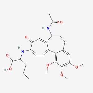molecular formula C26H32N2O7 B2698258 N-[7-(acetylamino)-1,2,3-trimethoxy-9-oxo-5,6,7,9-tetrahydrobenzo[a]heptalen-10-yl]norvaline CAS No. 1491150-39-0