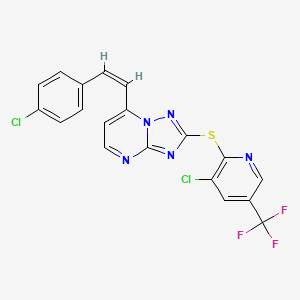 molecular formula C19H10Cl2F3N5S B2698391 7-(4-氯苯乙烯基)-2-{[3-氯-5-(三氟甲基)-2-吡啶基]硫代}-6,7-二氢[1,2,4]三唑并[1,5-a]嘧啶 CAS No. 477885-63-5