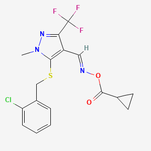 molecular formula C17H15ClF3N3O2S B2698607 N-{[5-[(2-chlorobenzyl)sulfanyl]-1-methyl-3-(trifluoromethyl)-1H-pyrazol-4-yl]methylene}-N-[(cyclopropylcarbonyl)oxy]amine CAS No. 321553-58-6