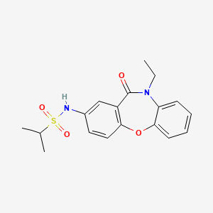 molecular formula C18H20N2O4S B2699018 N-(10-ethyl-11-oxo-10,11-dihydrodibenzo[b,f][1,4]oxazepin-2-yl)propane-2-sulfonamide CAS No. 922062-30-4