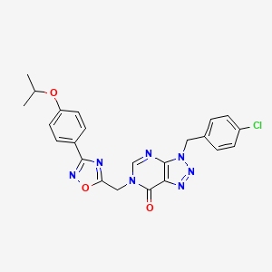 molecular formula C23H20ClN7O3 B2699619 3-(4-chlorobenzyl)-6-((3-(4-isopropoxyphenyl)-1,2,4-oxadiazol-5-yl)methyl)-3H-[1,2,3]triazolo[4,5-d]pyrimidin-7(6H)-one CAS No. 1207005-96-6