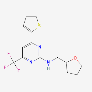 molecular formula C14H14F3N3OS B2700058 (Oxolan-2-ylmethyl)[4-(2-thienyl)-6-(trifluoromethyl)pyrimidin-2-yl]amine CAS No. 686726-13-6