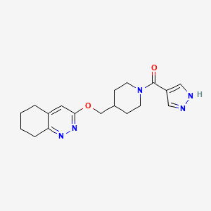molecular formula C18H23N5O2 B2700444 (1H-pyrazol-4-yl)(4-(((5,6,7,8-tetrahydrocinnolin-3-yl)oxy)methyl)piperidin-1-yl)methanone CAS No. 2320144-58-7
