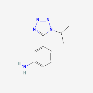 molecular formula C10H13N5 B2700681 3-[1-(propan-2-yl)-1H-1,2,3,4-tetrazol-5-yl]aniline CAS No. 857935-82-1