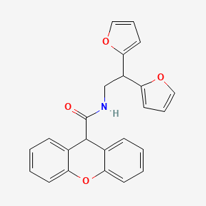 molecular formula C24H19NO4 B2700771 N-[2,2-双(呋喃-2-基)乙基]-9H-黄色素-9-甲酰胺 CAS No. 2097872-85-8