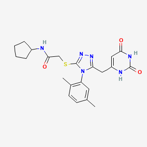 molecular formula C22H26N6O3S B2701326 N-环戊基-2-((4-(2,5-二甲基苯基)-5-((2,6-二氧代-1,2,3,6-四氢嘧啶-4-基)甲基)-4H-1,2,4-三唑-3-基)硫)乙酰胺 CAS No. 852048-36-3