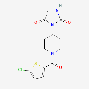 molecular formula C13H14ClN3O3S B2701439 3-(1-(5-Chlorothiophene-2-carbonyl)piperidin-4-yl)imidazolidine-2,4-dione CAS No. 2034270-08-9