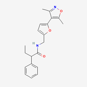 molecular formula C20H22N2O3 B2702890 N-{[5-(3,5-dimethyl-1,2-oxazol-4-yl)furan-2-yl]methyl}-2-phenylbutanamide CAS No. 2415554-01-5