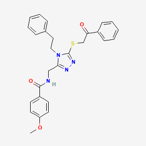 molecular formula C27H26N4O3S B2703160 4-甲氧基-N-((5-((2-氧代-2-苯乙基)硫基)-4-苯乙基-4H-1,2,4-三唑-3-基)甲基)苯甲酰胺 CAS No. 476447-95-7